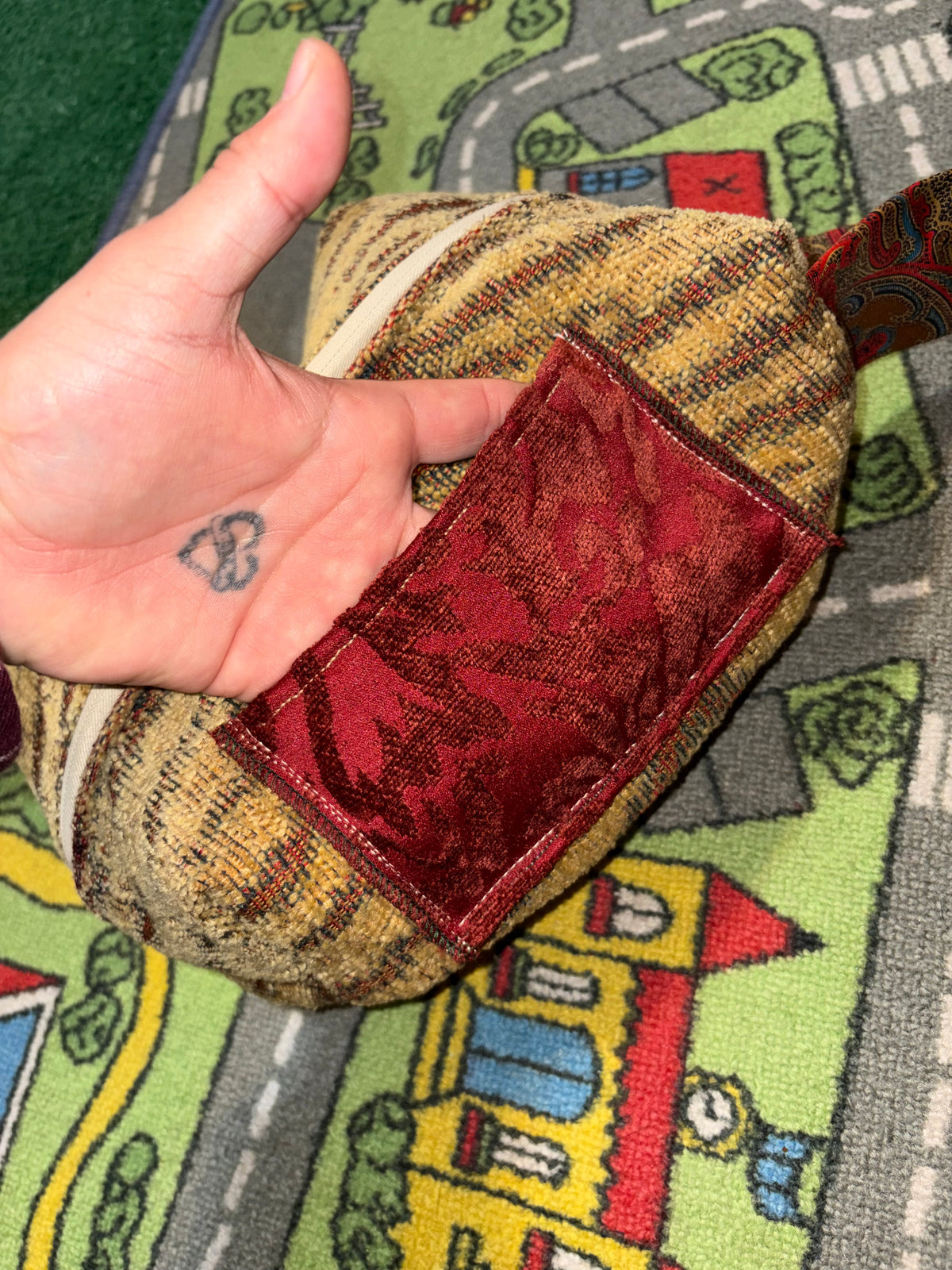 Tiger Carpet DOPP BAG